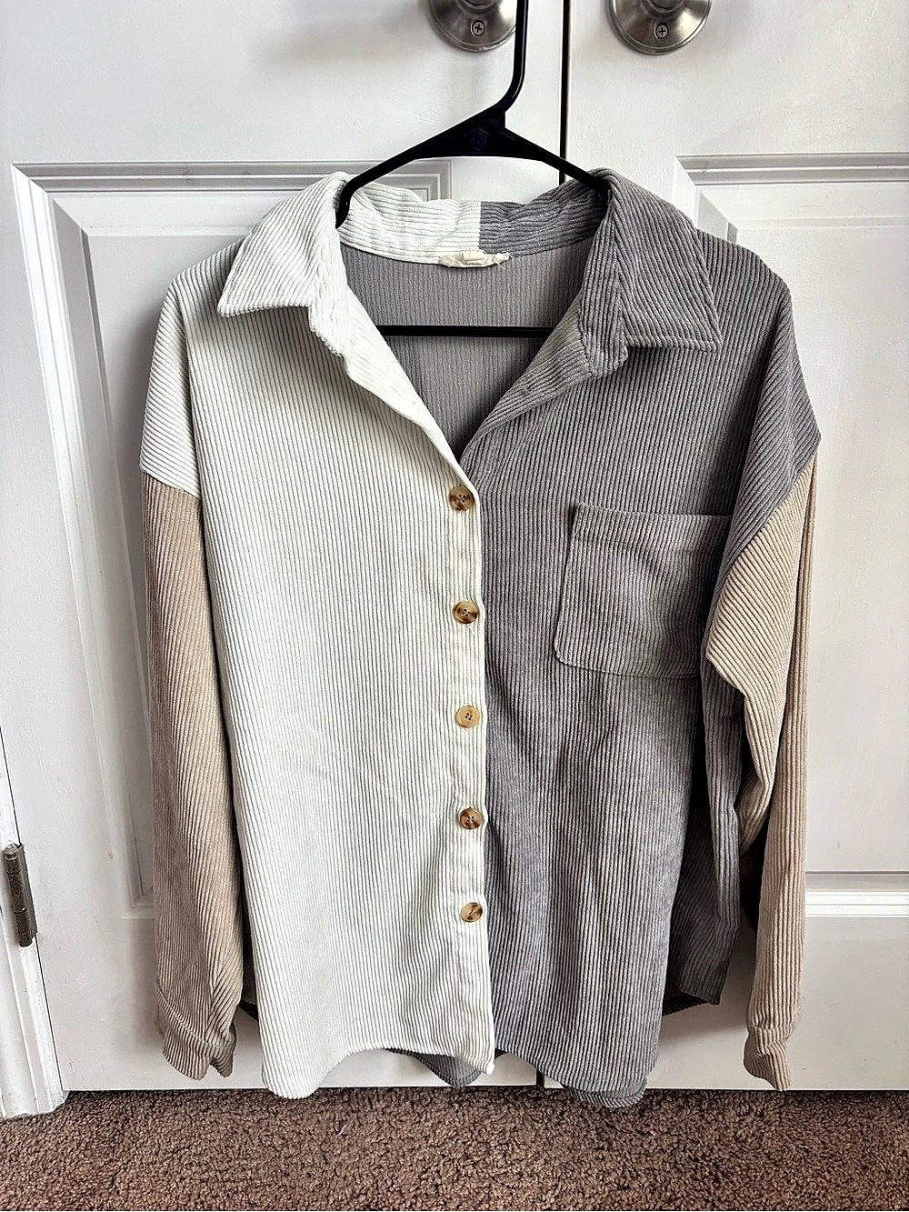 Button Down Shirt in Gray & Cream Like New